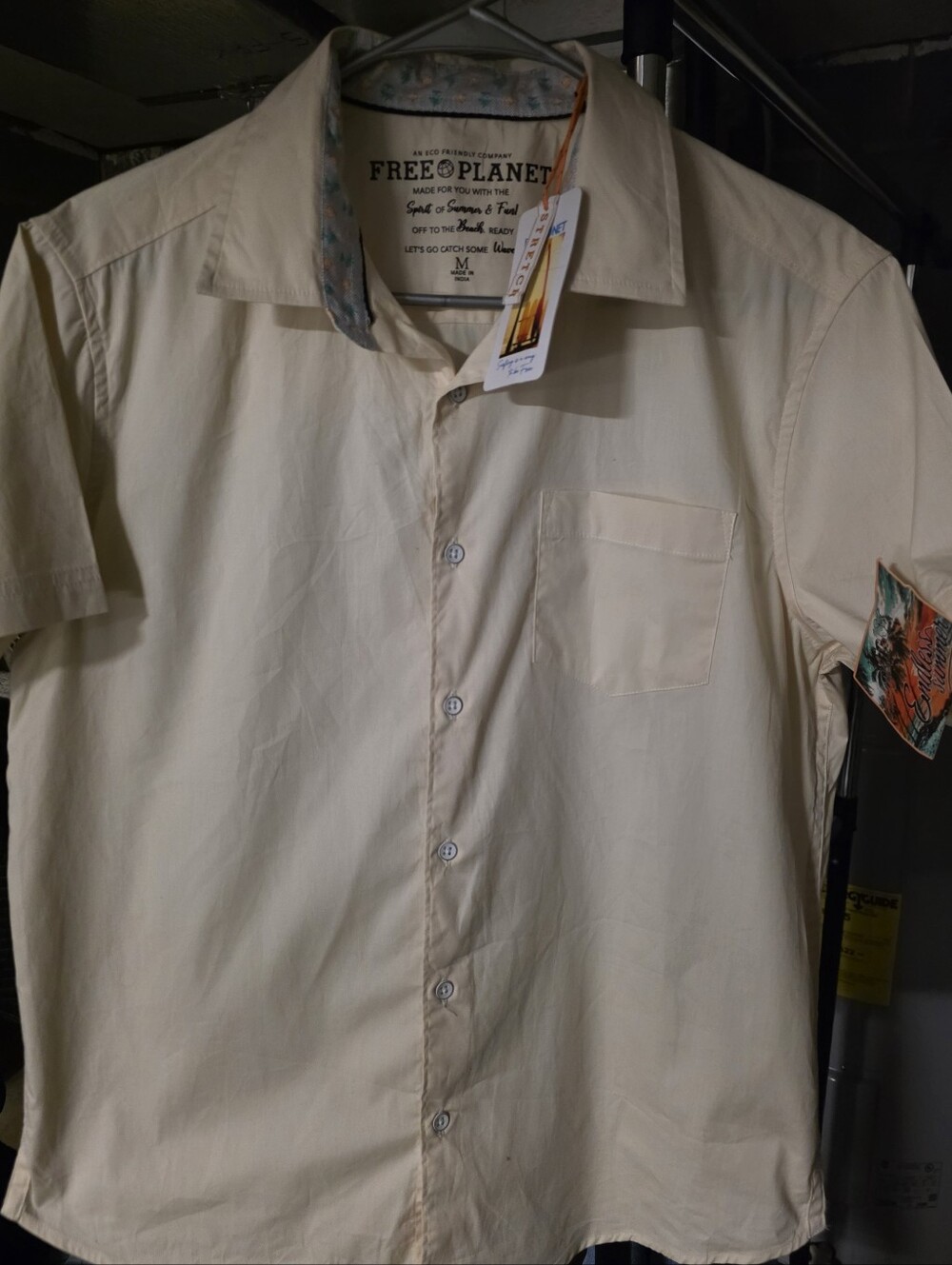 Free Planet Surf Sand Button-Up Shirt Men's Medium Nwt